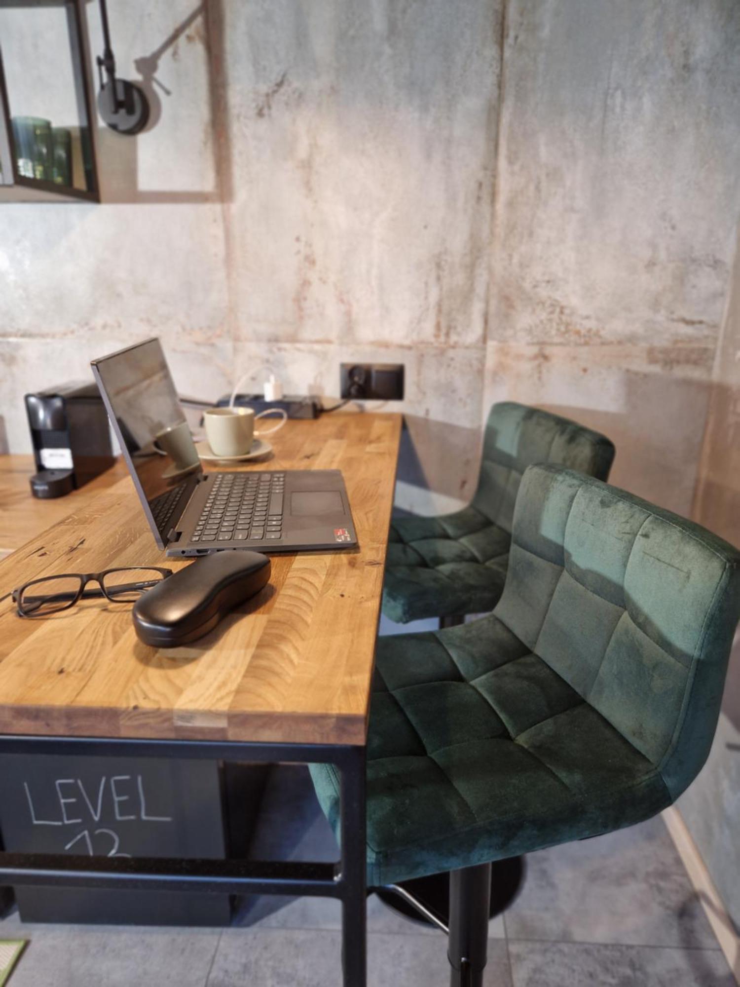 Apartment Level 13 *